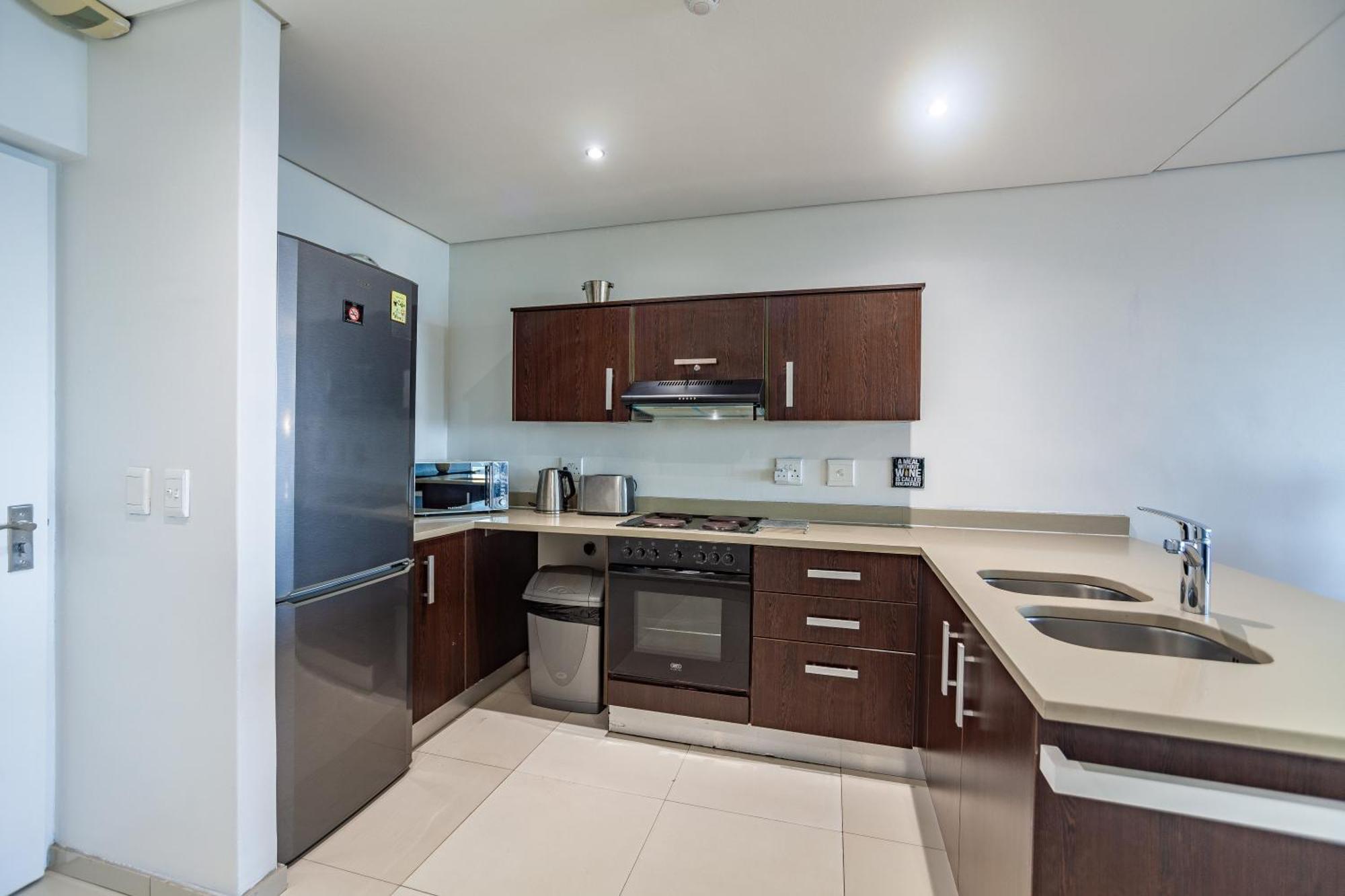 Modern Beachfront With Ocean Views - Infinity G9, Blouberg, Cape Town Bloubergstrand Exterior photo