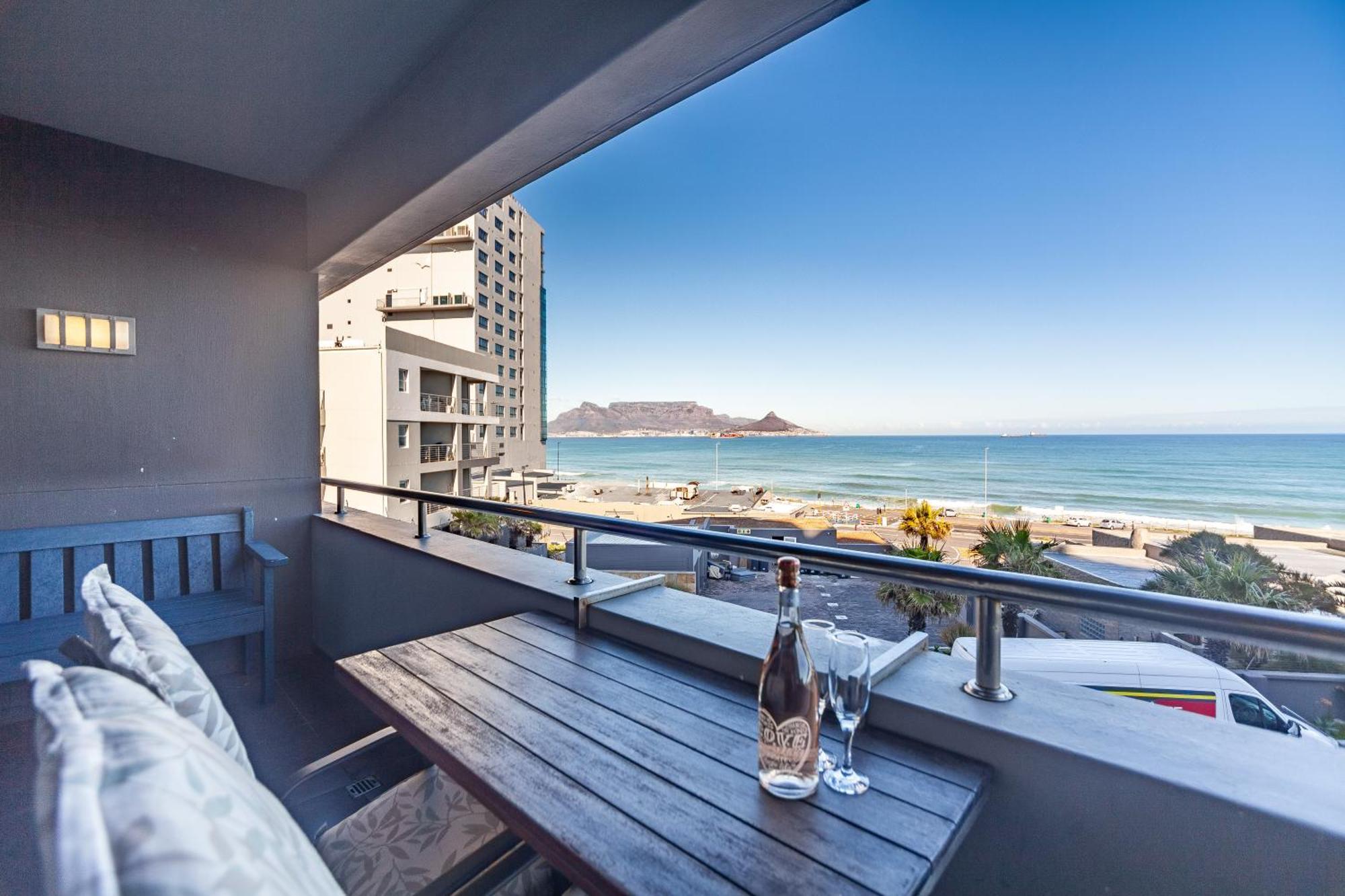 Modern Beachfront With Ocean Views - Infinity G9, Blouberg, Cape Town Bloubergstrand Exterior photo